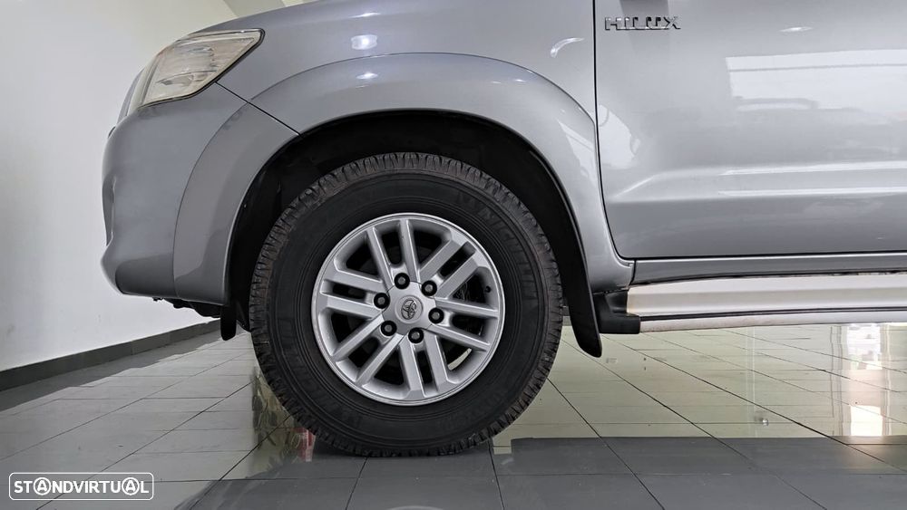 Toyota Hilux 2.5 D-4D 4WD CD T+Nav+PM - 10