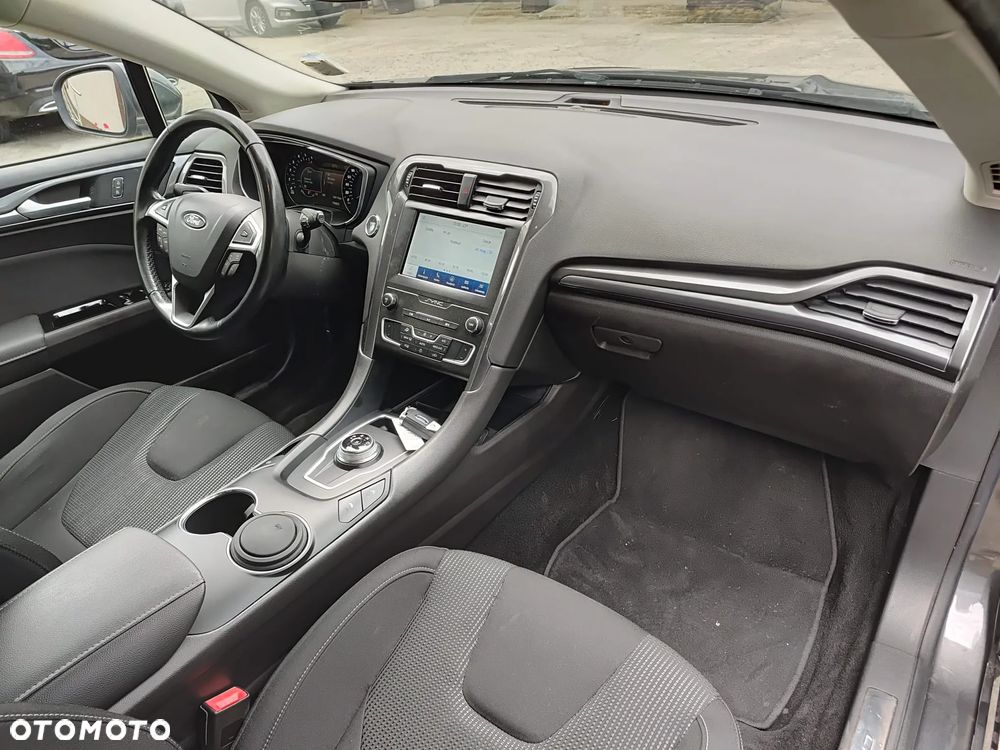 Ford Mondeo - 17