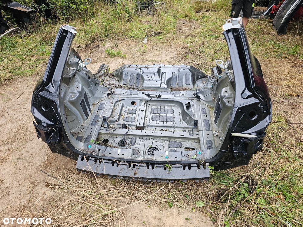 BŁOTNIK LEWY TYŁ MERCEDES W177 - 3