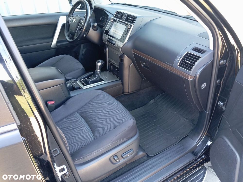 Toyota Land Cruiser - 7
