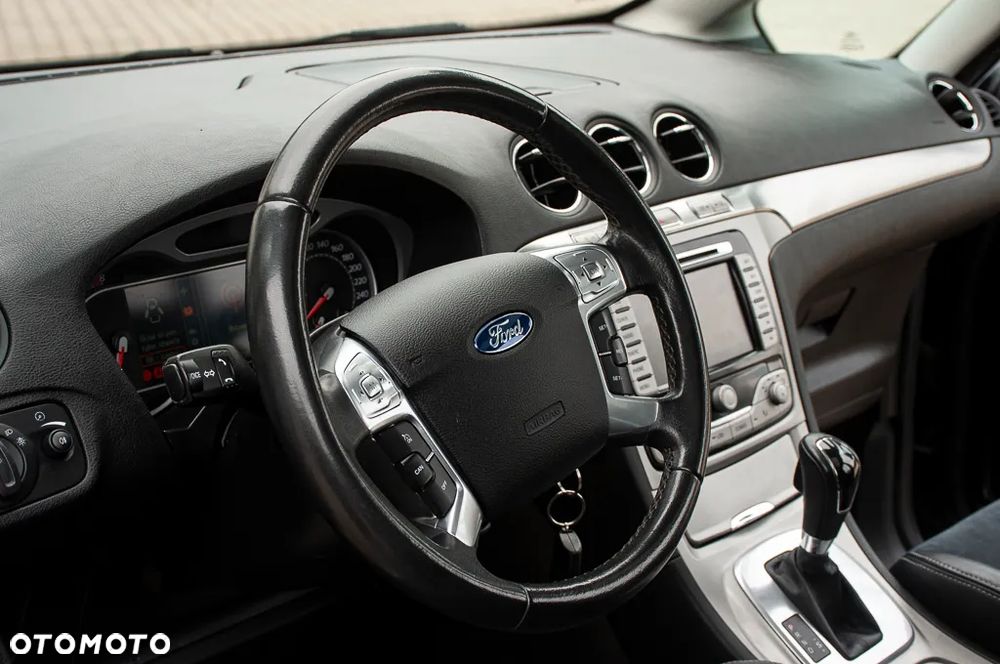 Ford Galaxy 2.3 Ghia - 31