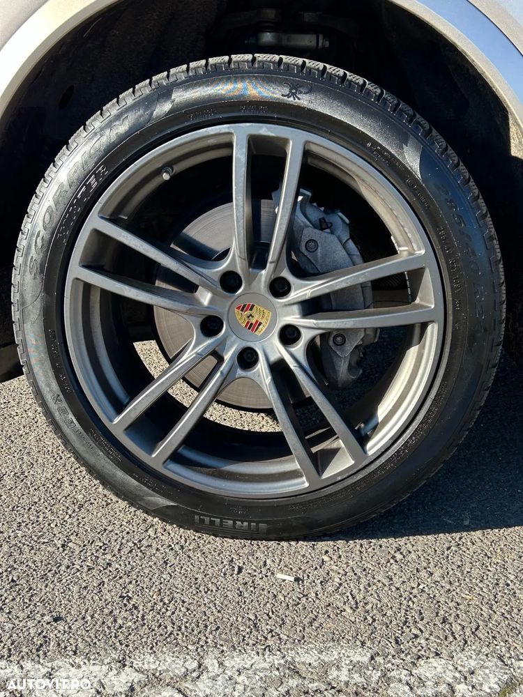 Porsche Cayenne - 10