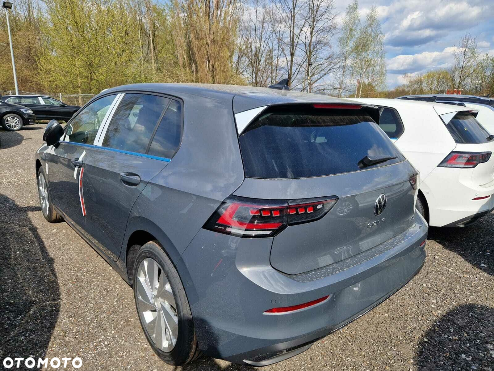 Volkswagen Golf - 6