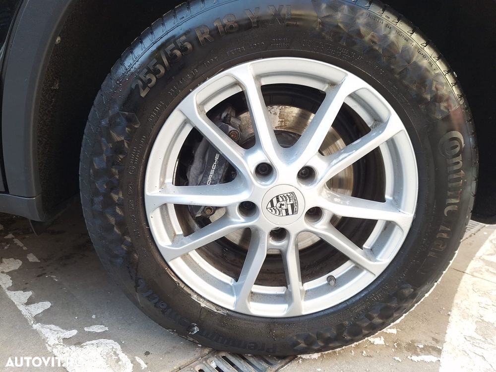 Porsche Cayenne 3.0 L - 23