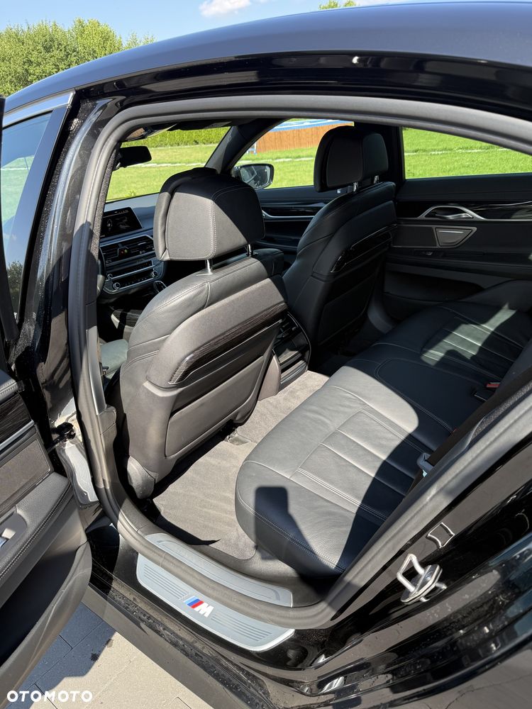 BMW Seria 7 730d xDrive mHEV sport - 27