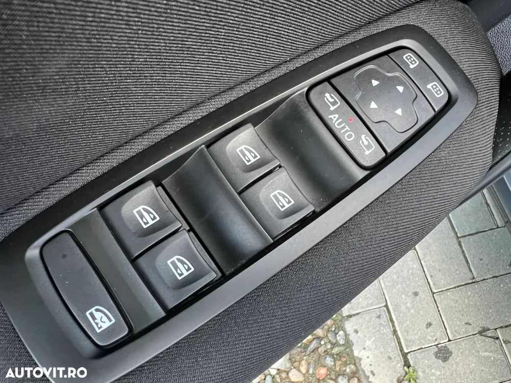 Renault Megane TCe 140 GPF LIMITED - 15