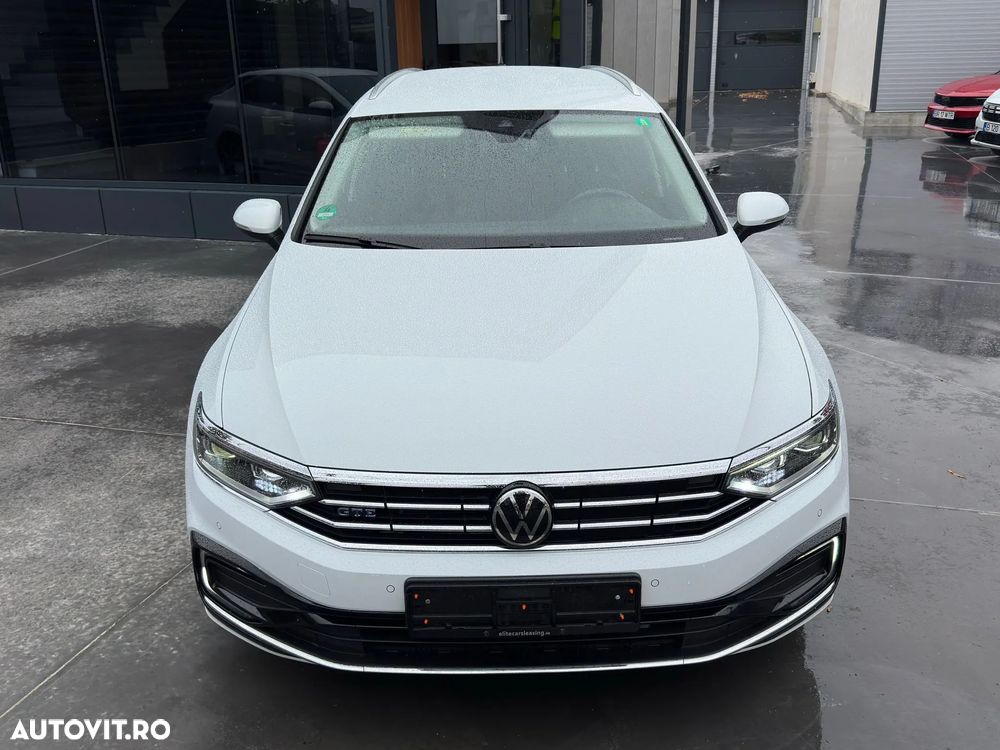 Volkswagen Passat - 4