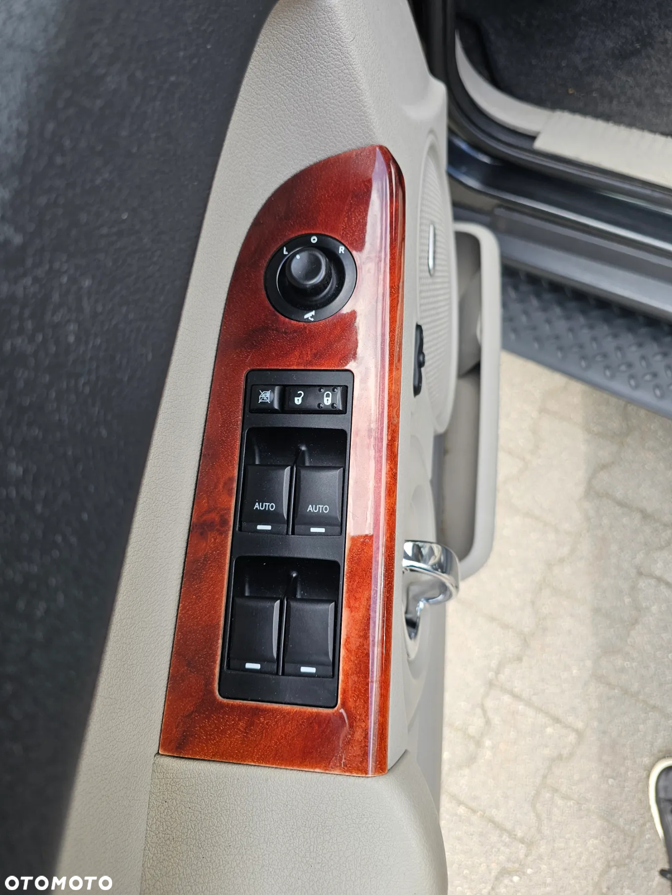 Jeep Commander 3.0 CRD DPF Automatik Overland - 32