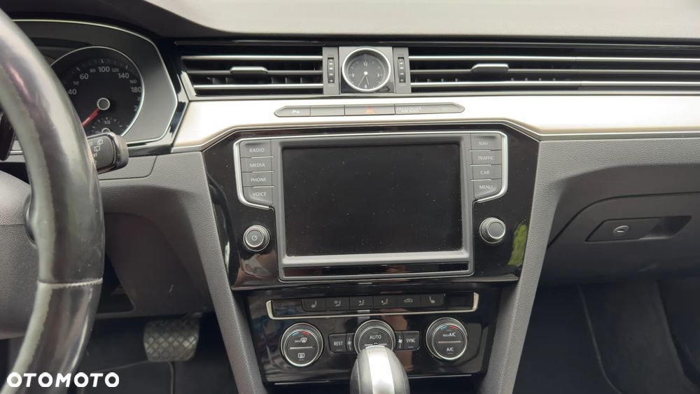 Volkswagen Passat Variant - 17