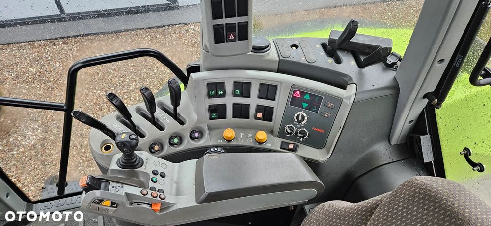 Claas Axion 840 - 15