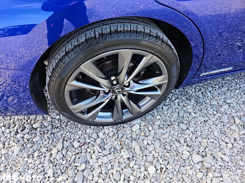 Lexus ES 300h F Sport - 30