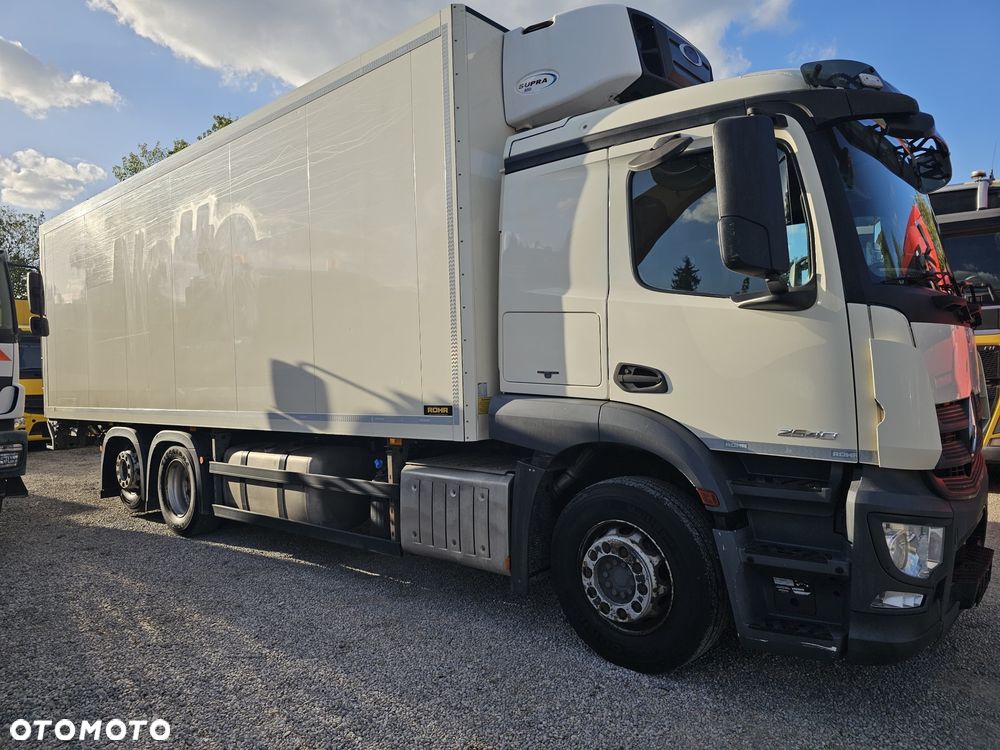 Mercedes-Benz Actros 2540