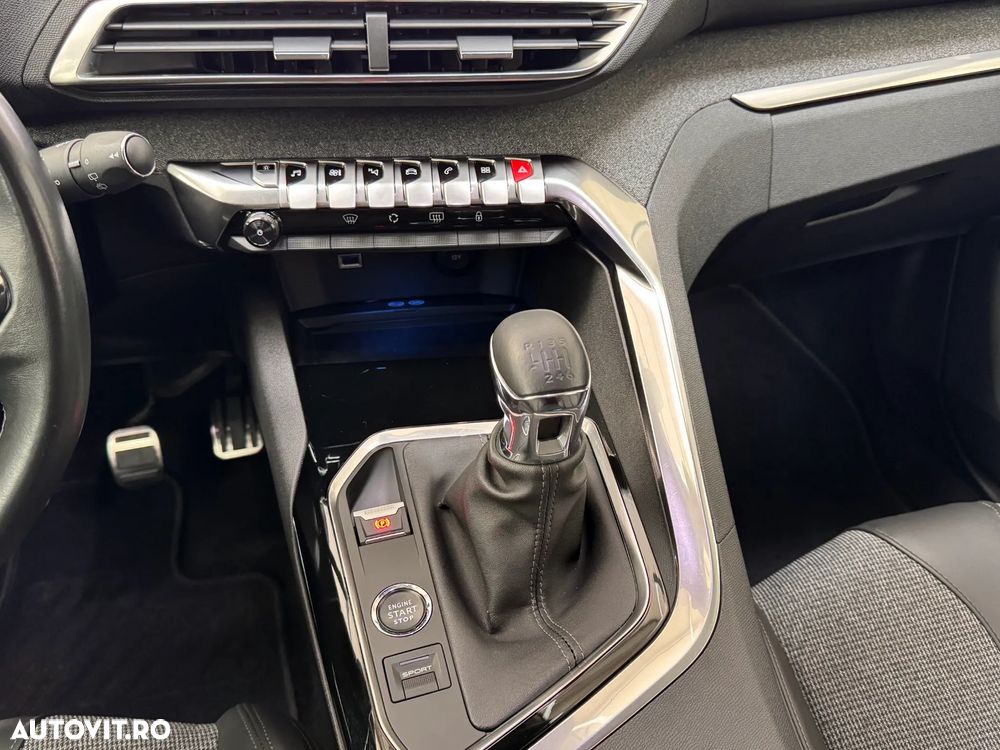 Peugeot 3008 1.2 PureTech Turbo S&S GT-Line - 17