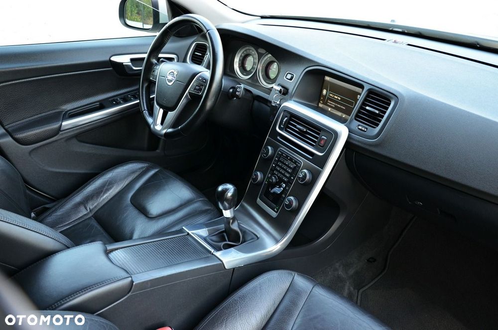 Volvo V60 D3 Summum - 39