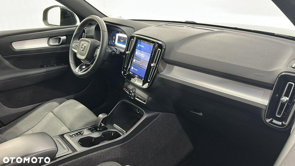 Volvo XC 40 B3 Plus Bright - 14