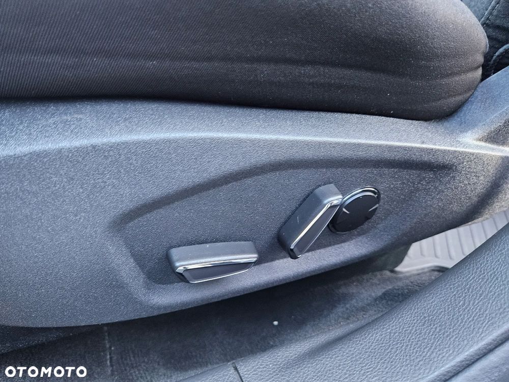 Ford Mondeo 2.0 TDCi Titanium PowerShift - 27