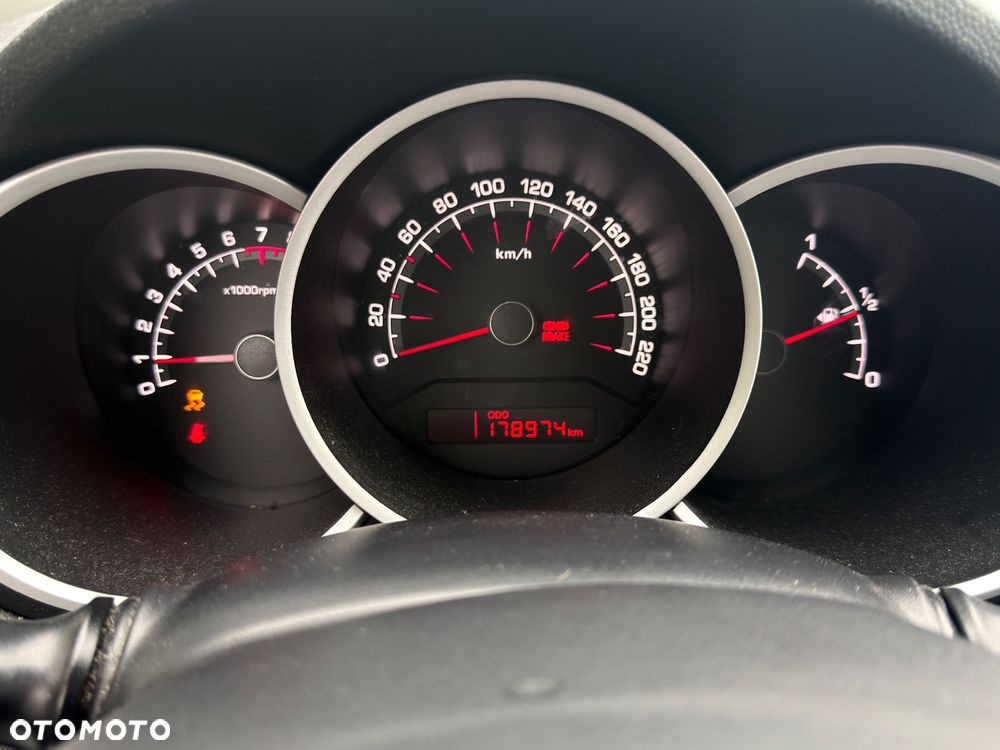 Kia Venga 1.4 L - 8