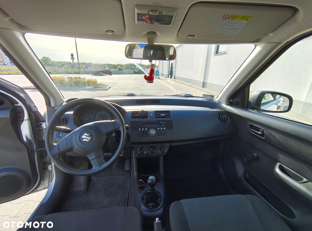 Suzuki Swift 1.3 Club - 6