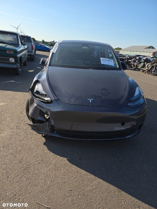 Tesla Model Y Long Range Dual Motor AWD - 18