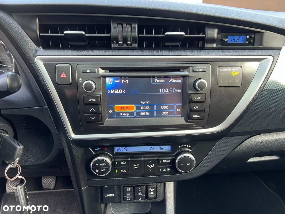Toyota Auris 1.6 Executive - 21
