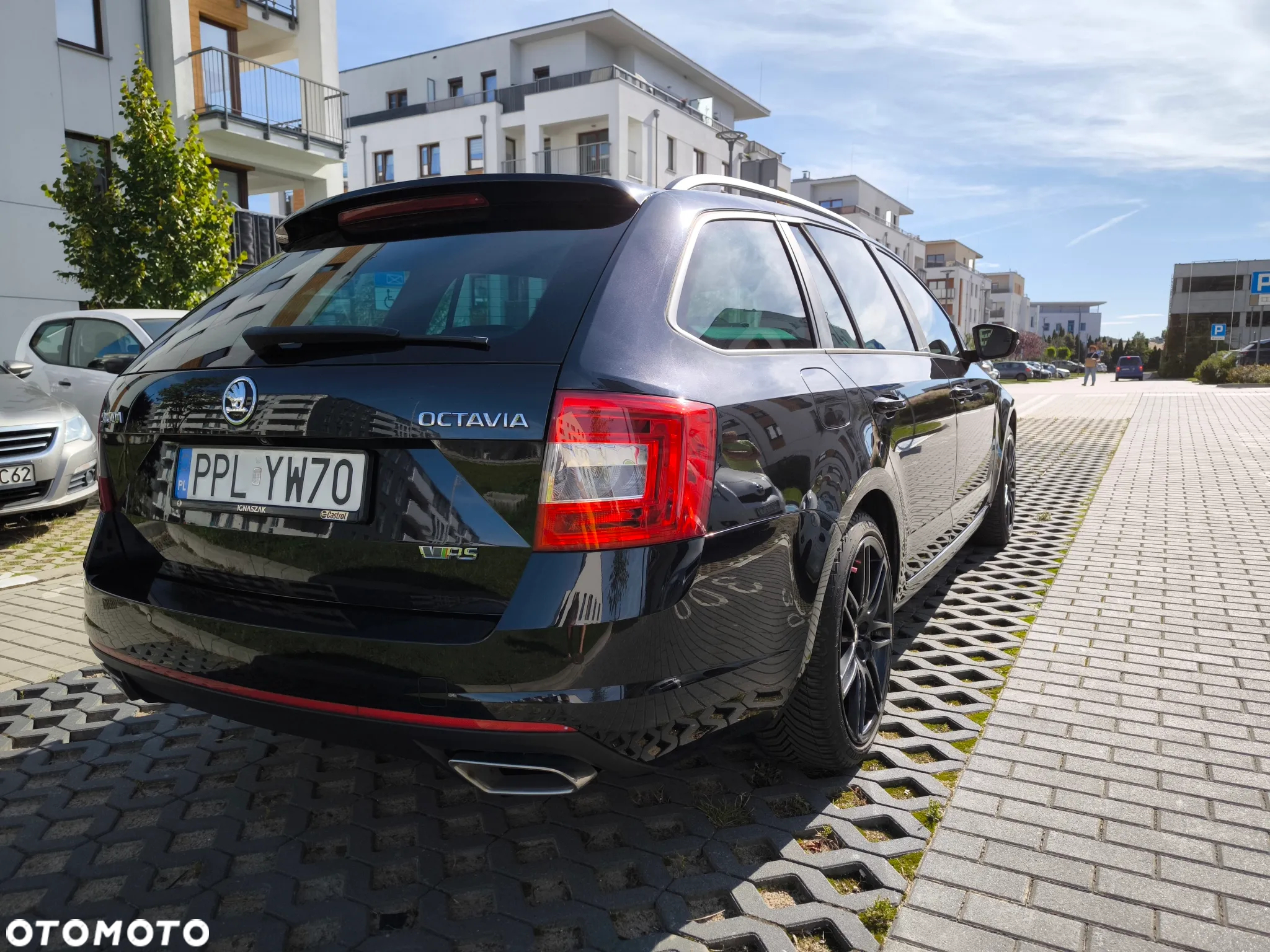 Skoda Octavia Combi 2.0 TDI DSG RS - 3