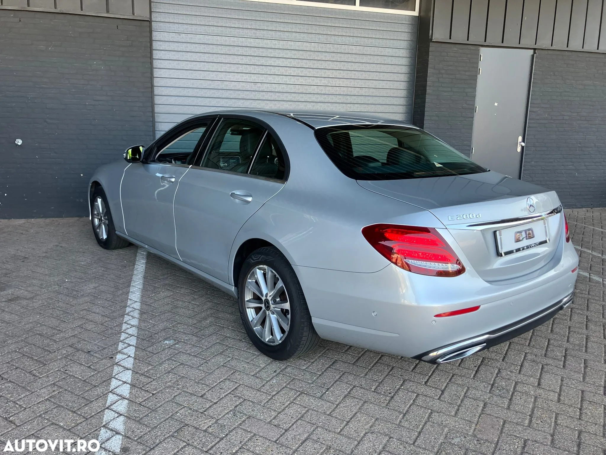 Mercedes-Benz E 200 d T 9G-TRONIC - 6