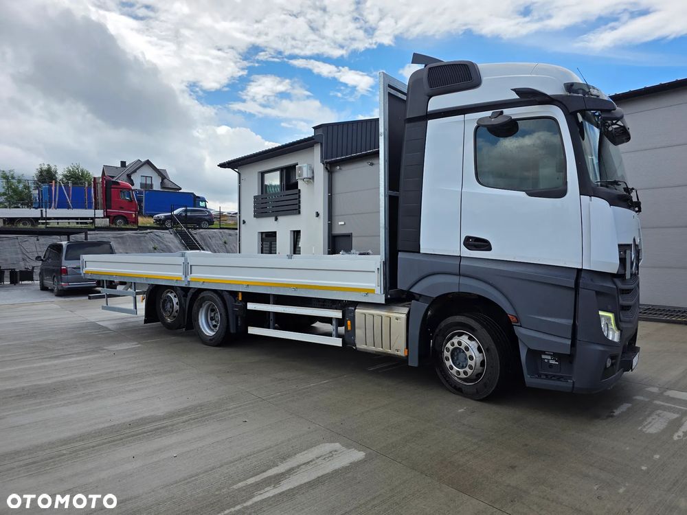 Mercedes-Benz Actros - 4