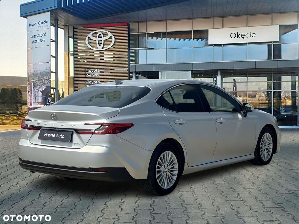 Toyota Camry - 5