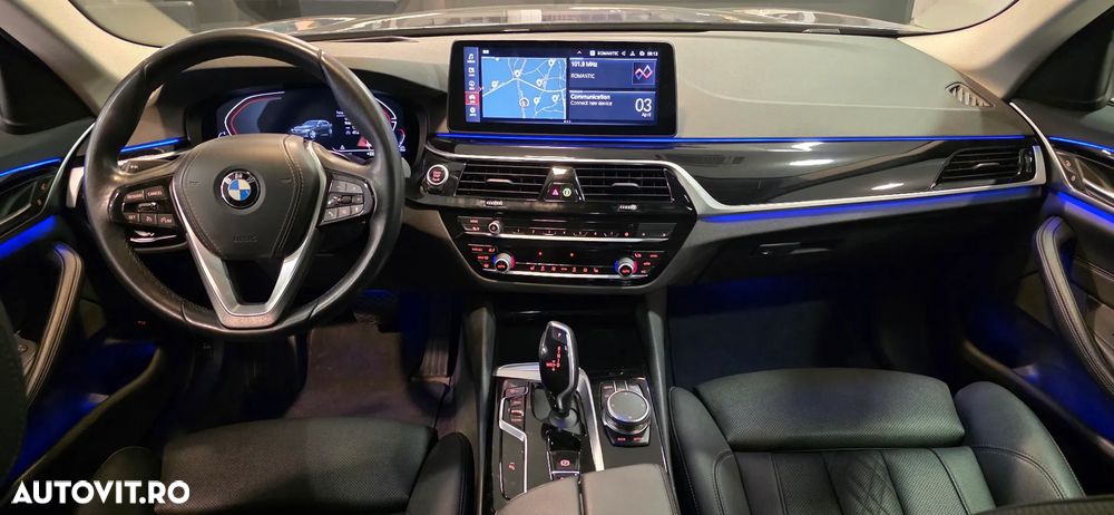 BMW Seria 5 530i xDrive AT MHEV - 10