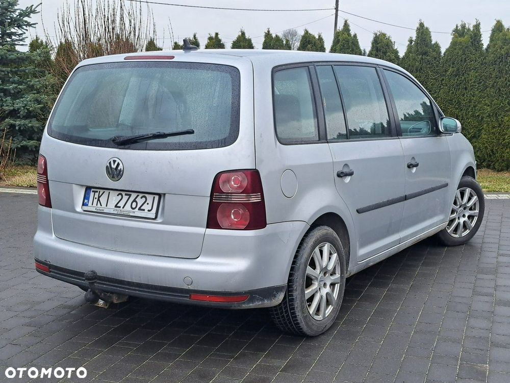 Volkswagen Touran - 8