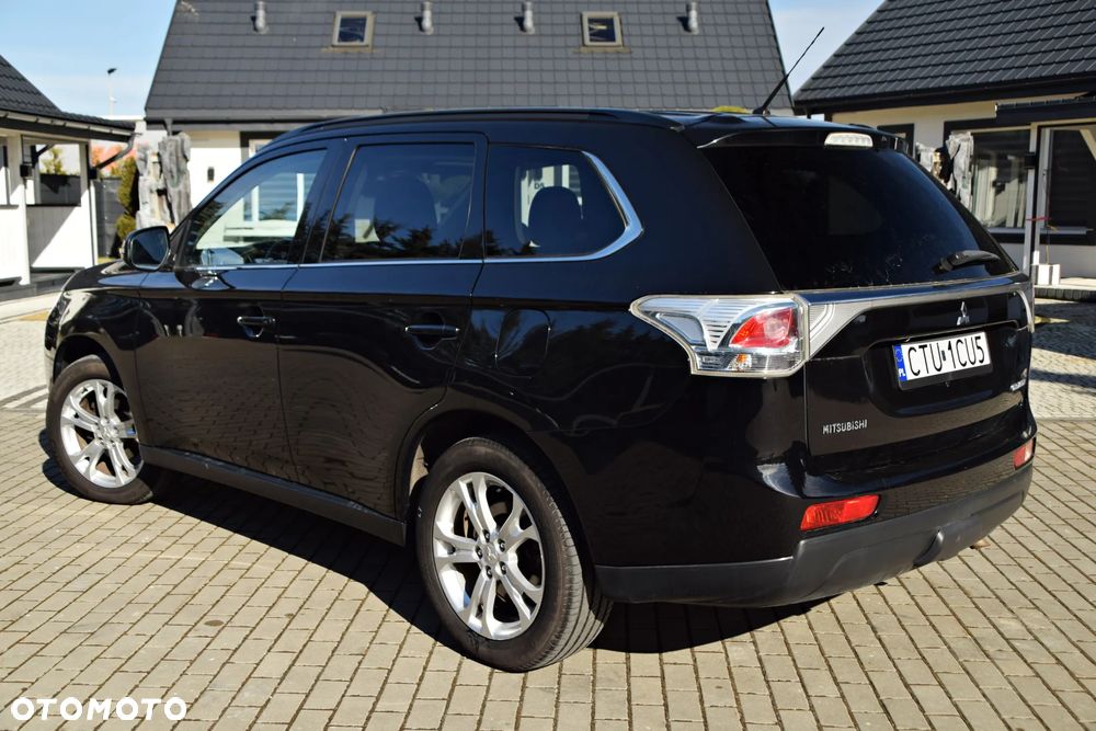 Mitsubishi Outlander - 3