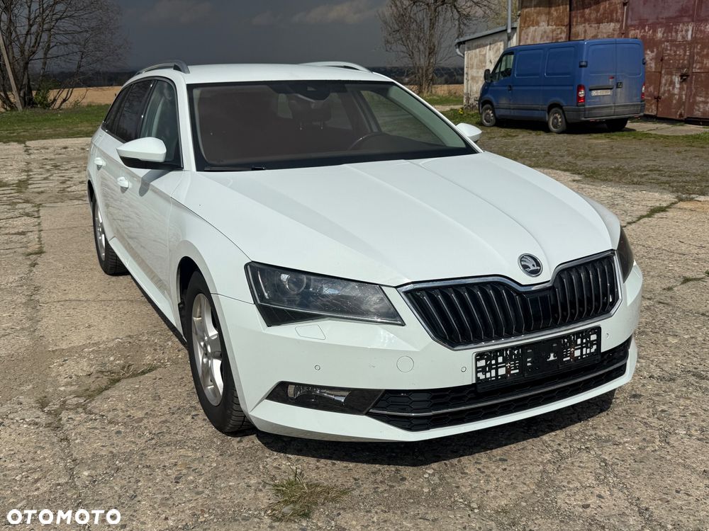 Skoda Superb 2.0 TDI DSG Ambition - 7