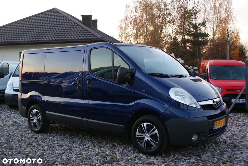 Opel Vivaro - 1