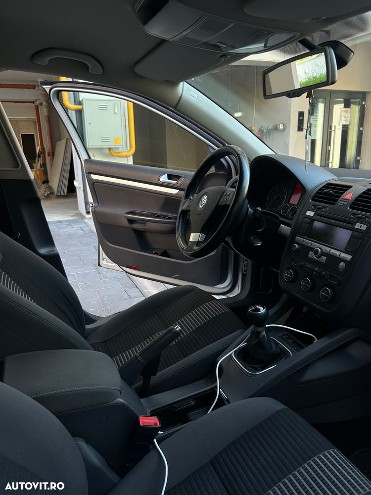 Volkswagen Jetta 1.6 Trendline - 12