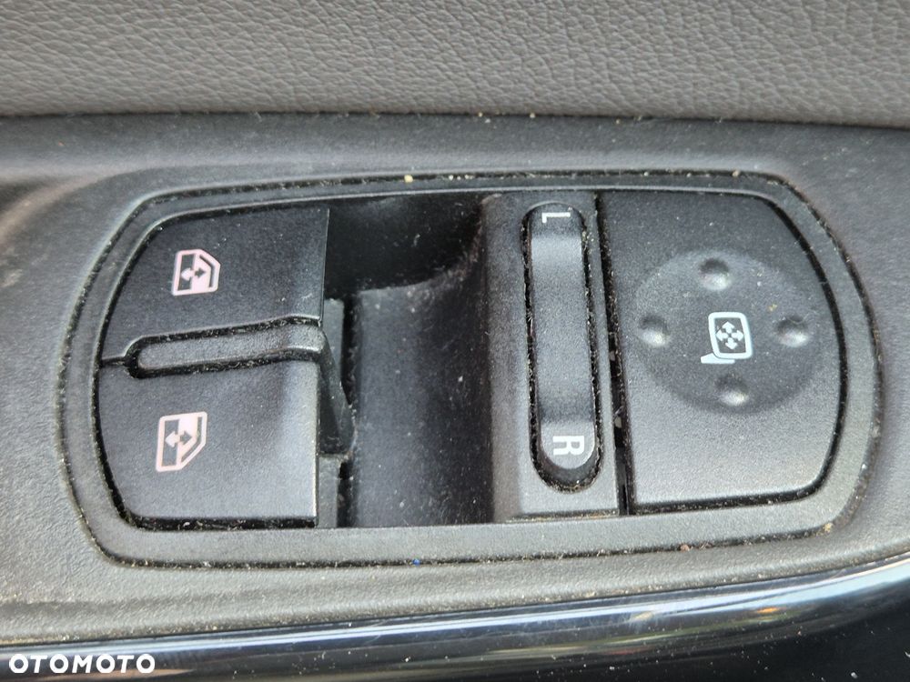 Opel Corsa 1.4 T Cosmo S&S - 19