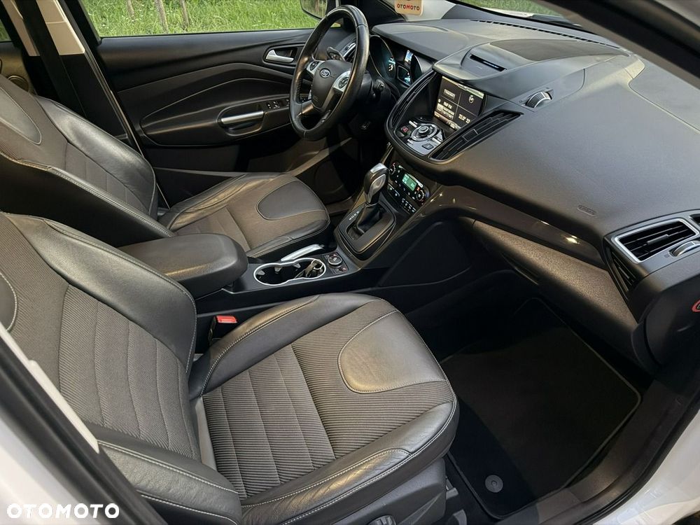 Ford Kuga - 32