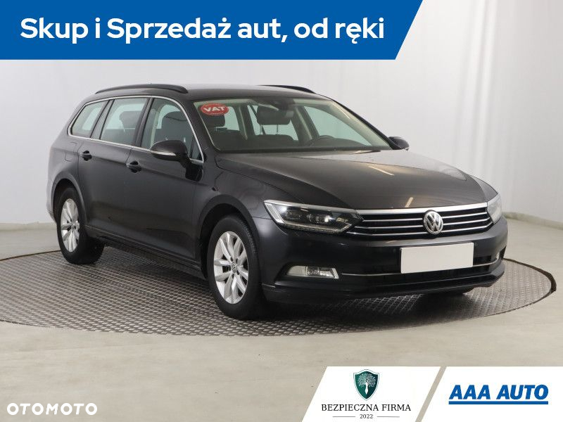 Volkswagen Passat - 2