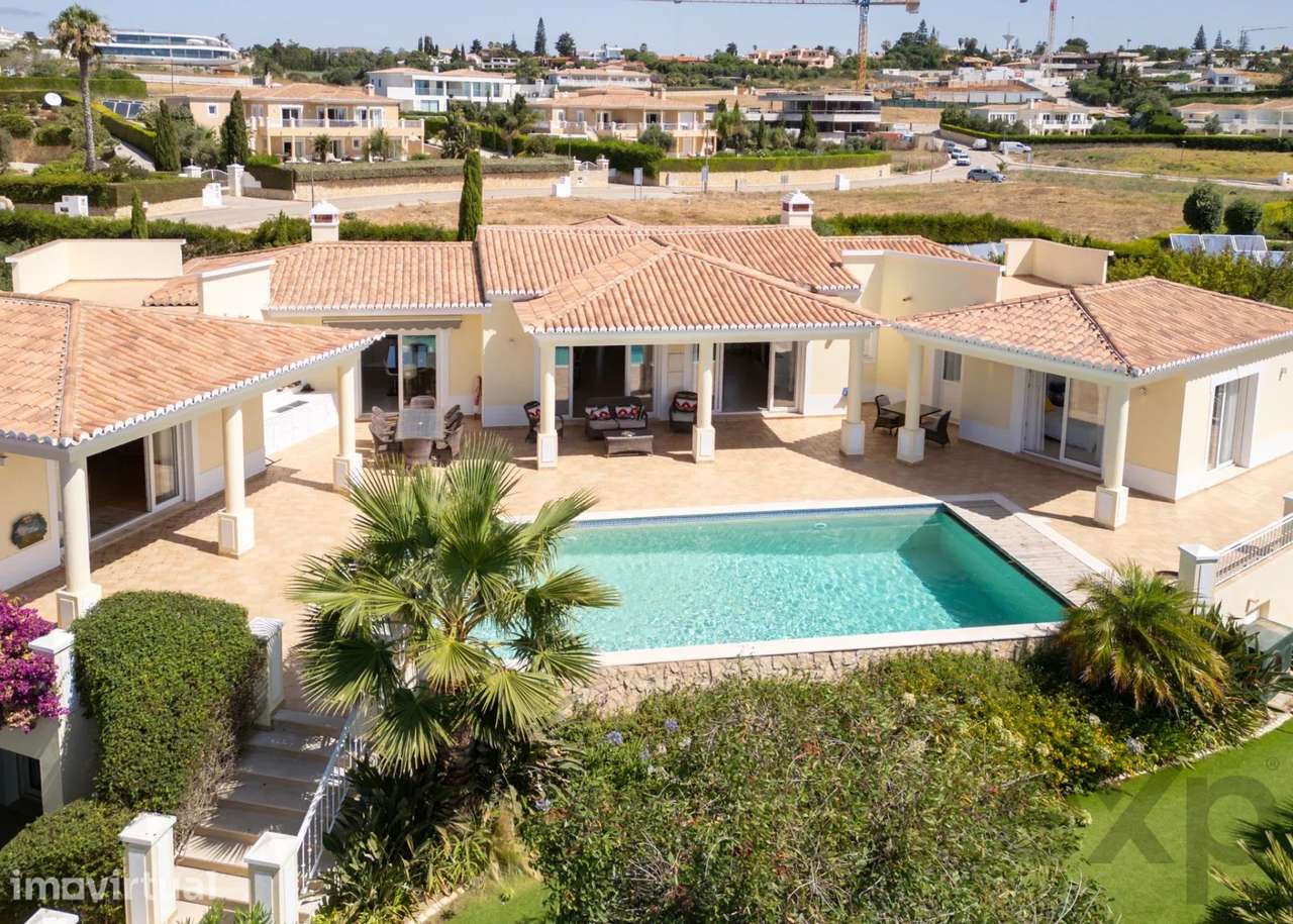 Moradia T4 com Vista Mar e Piscina de Água Salgada, Montinhos da Luz - Grande imagem: 2/51