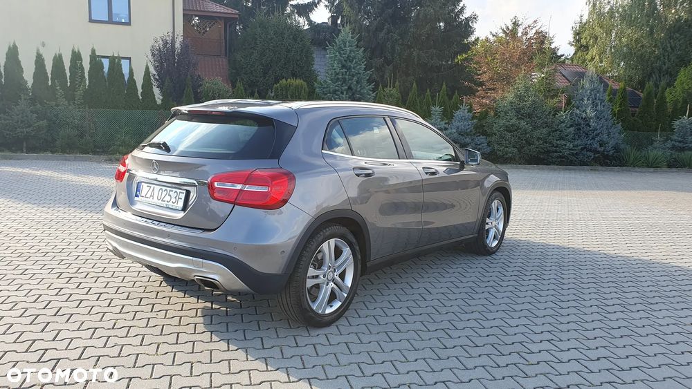 Mercedes-Benz GLA 180 UrbanStyle Edition - 11