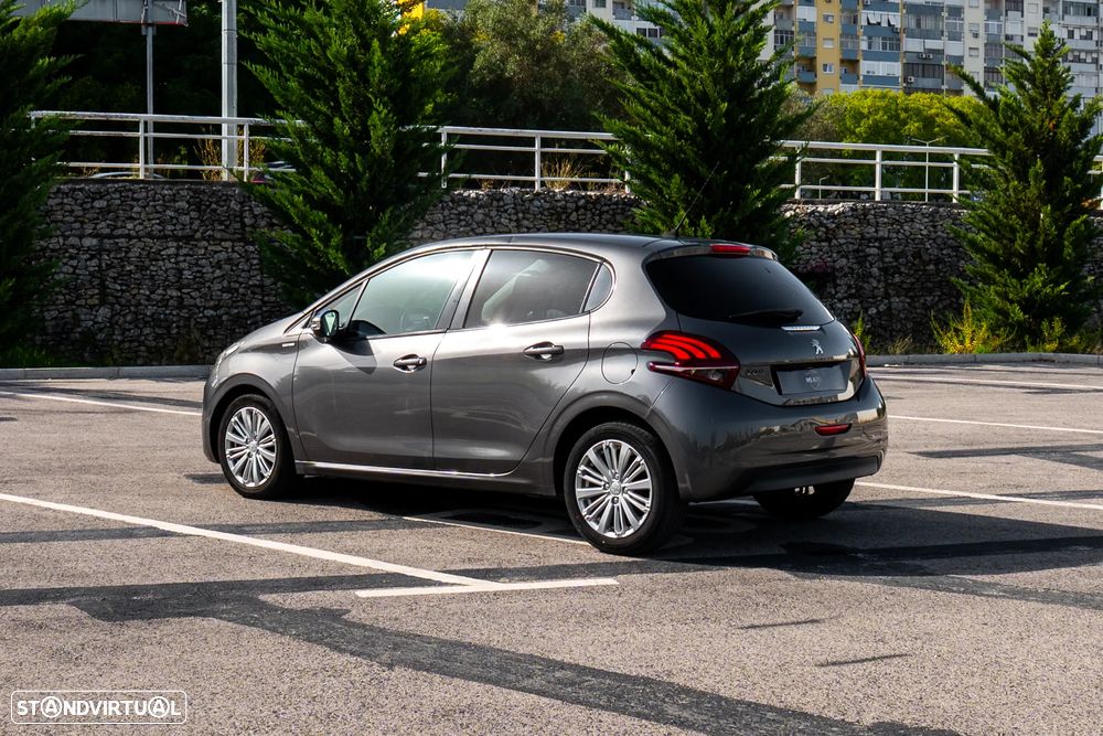 Peugeot 208 1.6 BlueHDi Style - 4