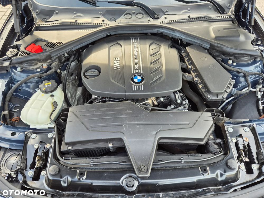 BMW Seria 3 318d Luxury Line - 23