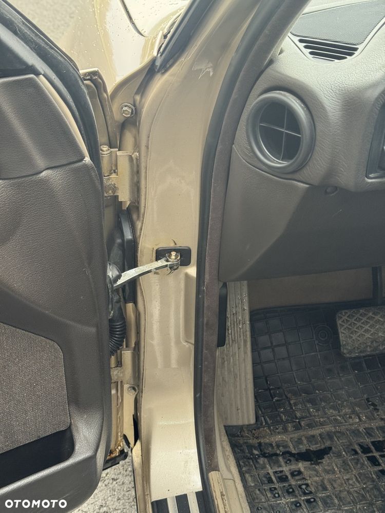 BMW Seria 5 520i - 20