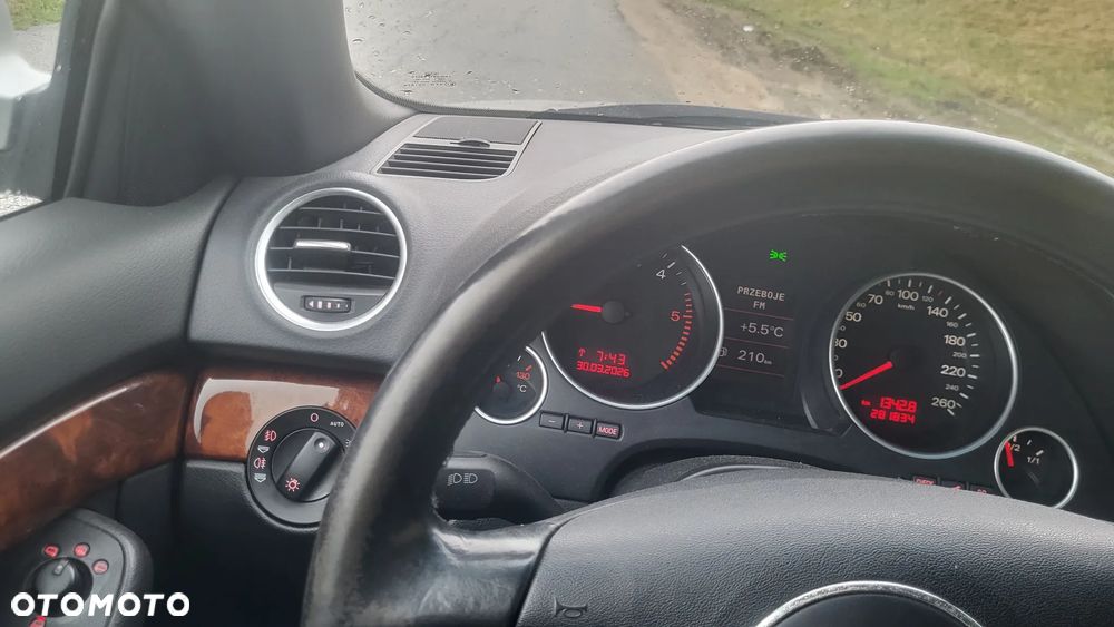 Audi A4 Cabrio 2.5 TDI - 16