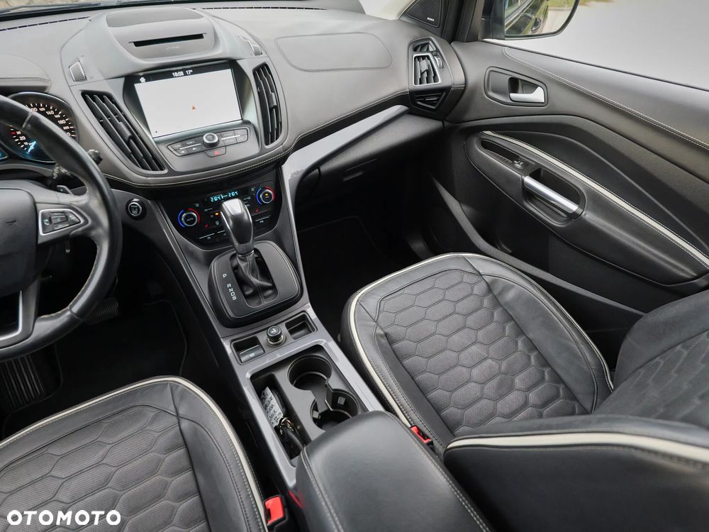 Ford Kuga 2.0 TDCi 4x4 Vignale - 24