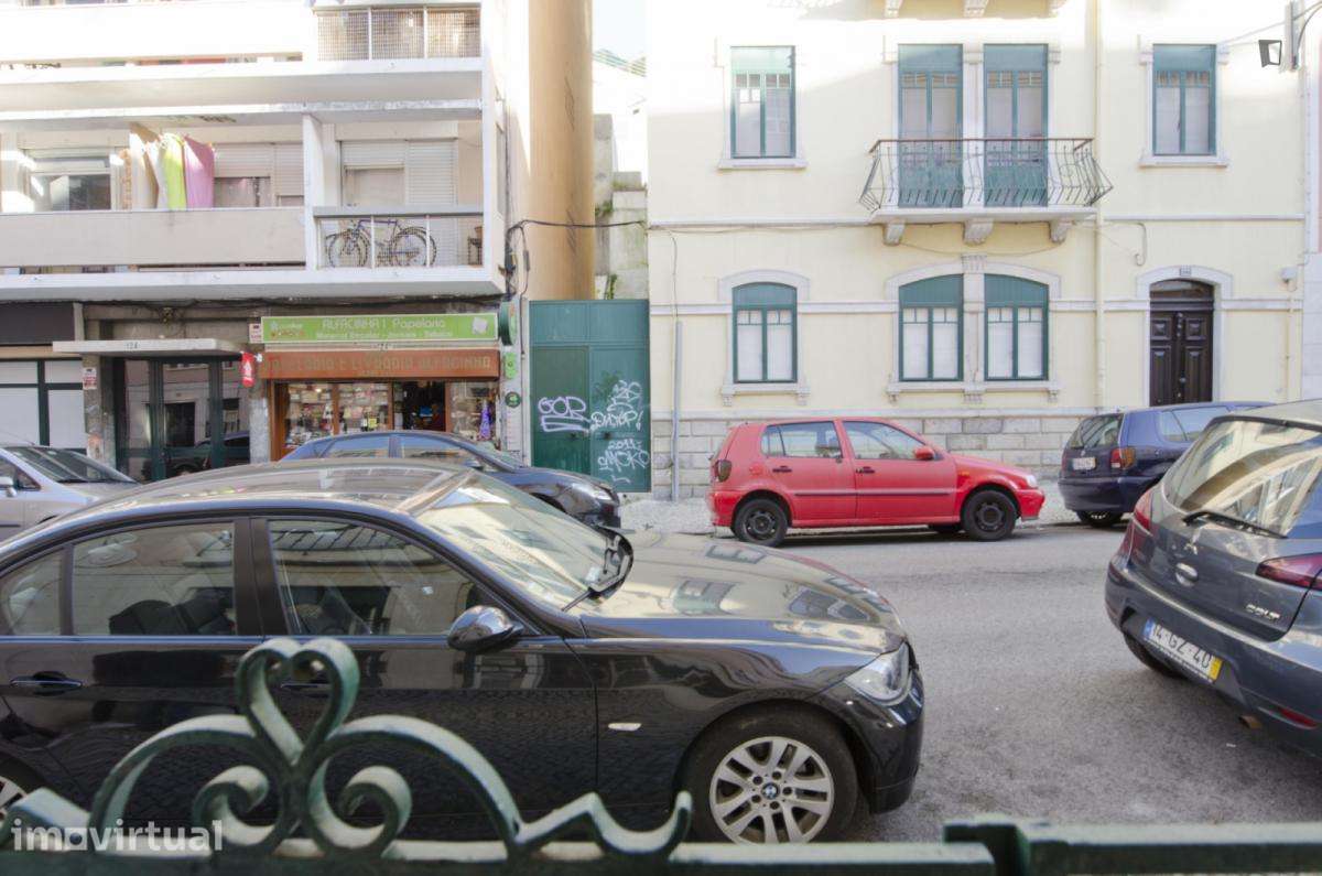 Quarto - localizado em Intendente Lisbon - Grande imagem: 4/15