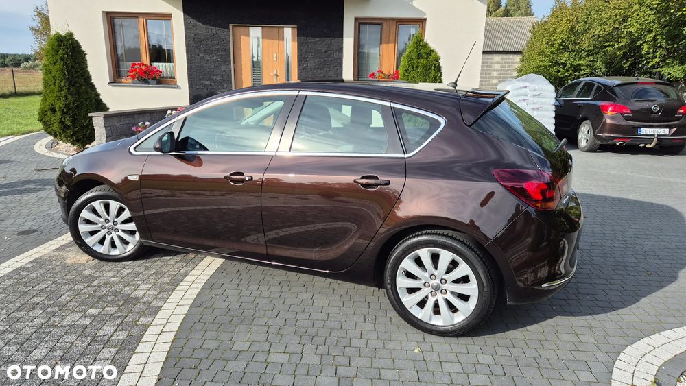Opel Astra IV 1.4 T Cosmo - 3