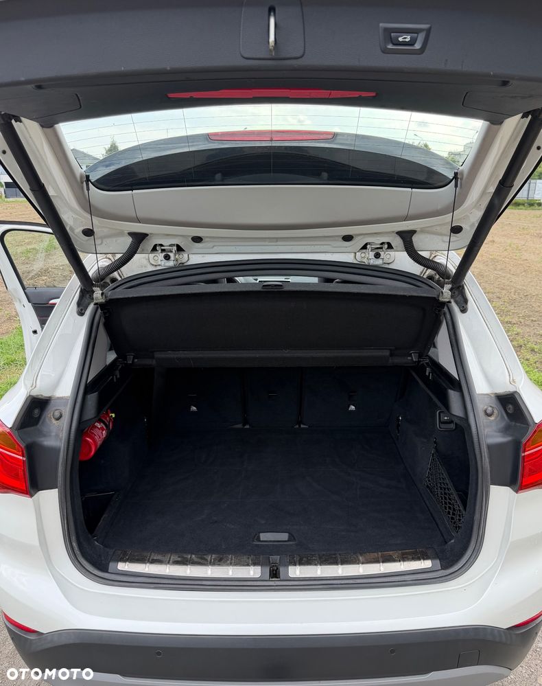 BMW X1 sDrive18d Sport Line - 11