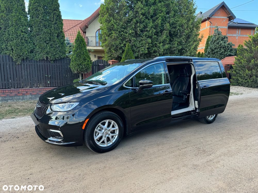 Chrysler Pacifica - 8