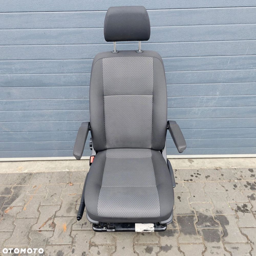 VW T6.1 fotel kierowcy przód BRICKS - 1