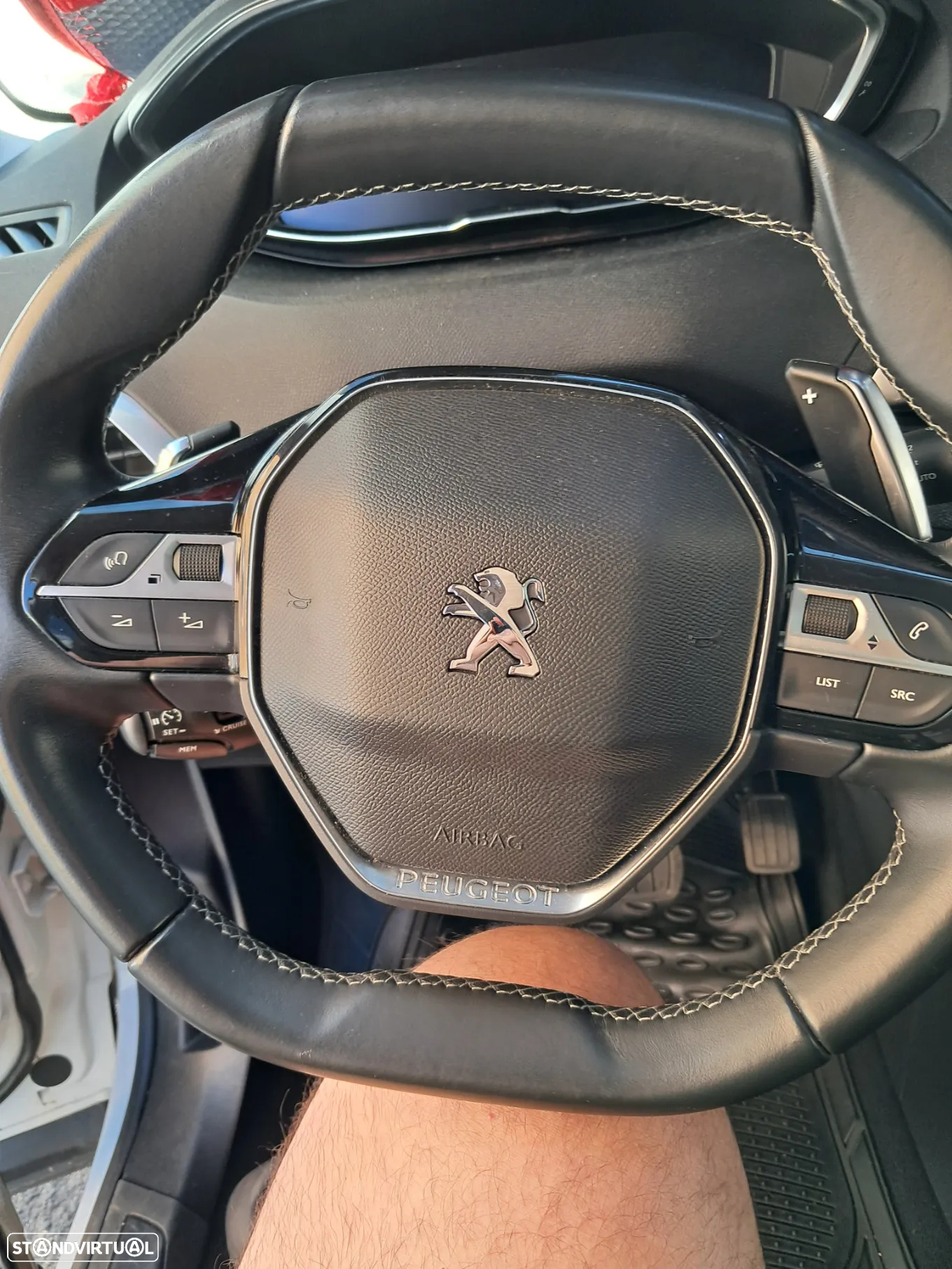 Peugeot 5008 1.2 PureTech Allure EAT8 - 19